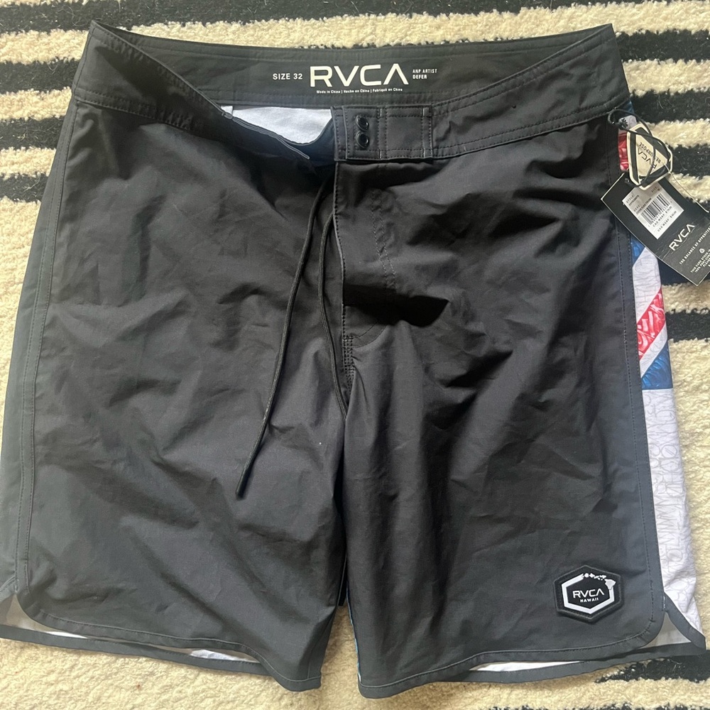 RVCA Hawaiian Boardshorts 32 NWT Rare